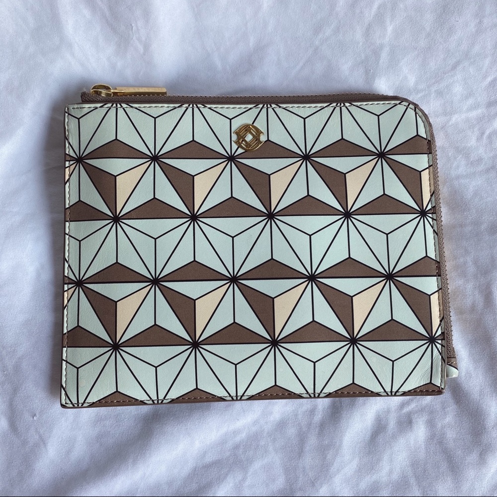 Small Elle Clutch Geo Mirage limited edition